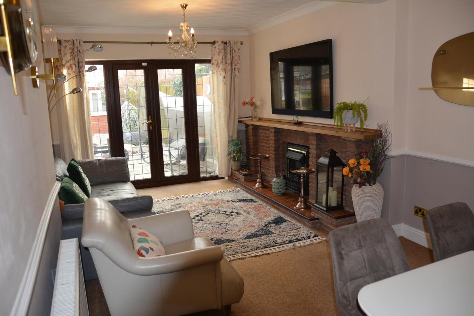 Cozy, Modern, Spacious 4 Bedroom House In London Ромфорд Екстериор снимка